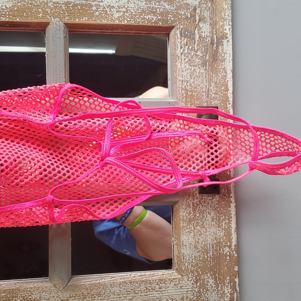 Hot pink mesh exotic wear/body suit thong. Size Medium - Picture 5 of 5